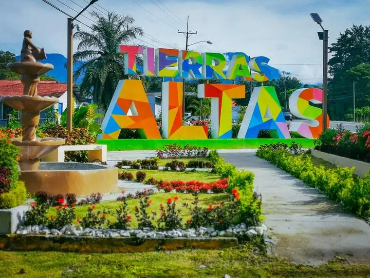 Boquete to Tierras Altas private transfer